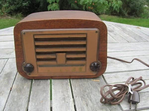 Charles and Ray Eames Design for EMERSON Radio model 578A Wood Case - Picture 1 of 12
