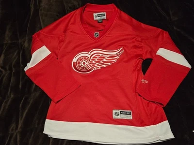 Camiseta Reebok For HER CCM NHL Detroit Red Wings Team ROJA AZ Mujer Talla M Foto 1 de 4