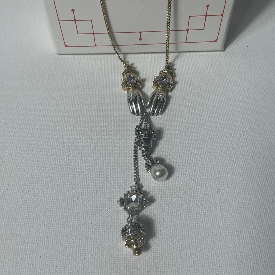 Colar de prata caveira de ouro Alexander McQueen - Imagem 1 de 4