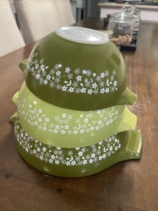 Vintage Pyrex Spring Blossom Crazy Daisy Nested Mixing Bowls Set 401 402 403 !! - Picture 1 of 9