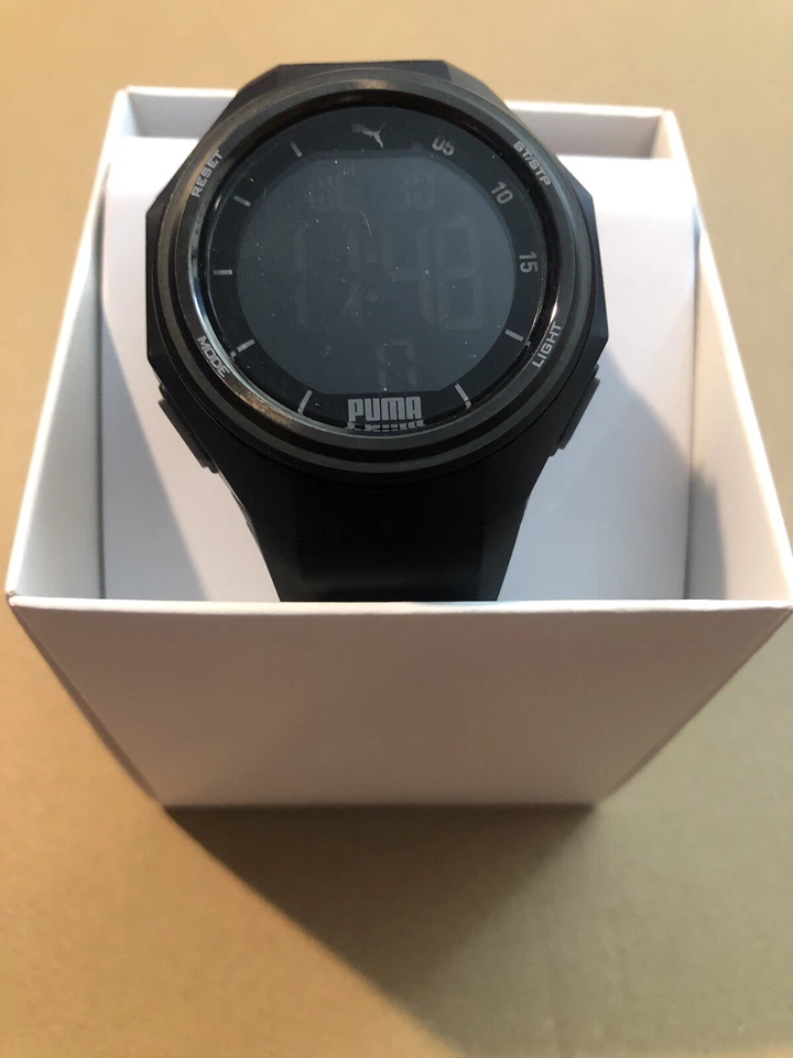 Reloj deportivo PUMA para hombre, LCD digital negro, correa de poliuretano negra P6041 Foto 1 de 4