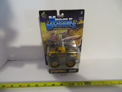 Muscle Machines Bigfoot Jurassic Park III Monster Truck Yellow 1:64 2003 MOC - Image 1 of 3
