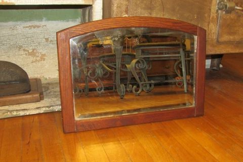 Antique Vintage Arts & Crafts Mission Style Beveled Oak Mirror       #1263 Cover