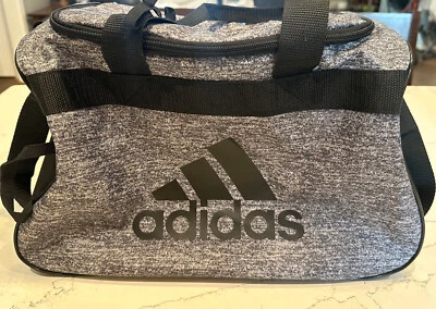 Bolsa de viagem Adidas diable treinamento academia - pequena cinza e preta - Imagem 1 de 4