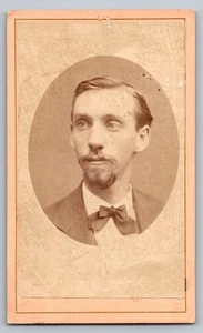 Antico CDV Of Man di Monfort & Hills Nuova Galleria d'Arte Burlington Iowa - Foto 1 di 2