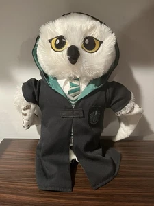 Neu mit Etikett Build A Bear Harry Potter 13 Zoll Hedwig Schneeeule Plüsch Slytherin Cape Uniform - Bild 1 von 6
