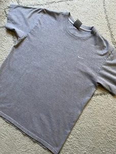 Vintage Nike besticktes Mini Swoosh T-Shirt - großes silbernes Etikett - Bild 1 von 5