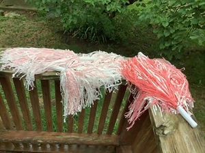 NUEVO Rosa oscuro y blanco de Pompones rosa claro y blanco - Imagen 1 de 3