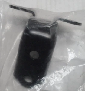 Conjunto bisagra puerta trasera inferior izquierda TOYOTA 68780-06050 - Imagen 1 de 6