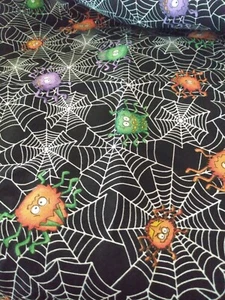 Fabric Traditions 2 3/4 Yards Halloween Spiders Webs Fabric 2005 - Picture 1 of 2