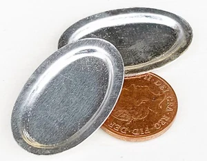 2 Medium Oval Metal Tin Baking Tray's Tumdee 1:12 Scale Dolls House Miniature M - Picture 1 of 7