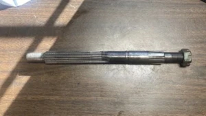 R31394 John Deere Clutch Fork Shaft - Picture 1 of 3