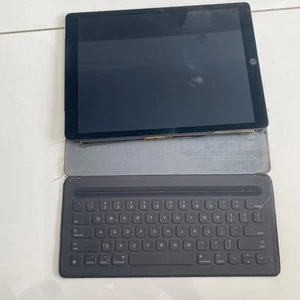 Apple iPad Pro 1st Gen. 256GB, Wi-Fi G4. 12.9 in - Space Grey 2 X Keyboards - Picture 1 of 5