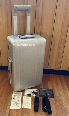 Maleta de viaje compacta de 2 ruedas Zero Halliburton de aluminio ZR21 Pro Foto 1 de 4