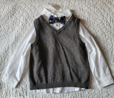 NUEVO H&M Niños Camisa Abotonada Pajarita Chaleco Talla/3-4Y Blanco-Gris-Azul Marino 3 Piezas Nuevo con Etiquetas Foto 1 de 4
