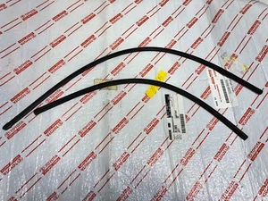 *2 NEW GX460 WIPER BLADE INSERT RUBBER PAIR LEFT & RIGHT 2020-2023 OEM GENUINE - Picture 1 of 2