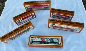 HO Scale Tyco 1776 diesel Powered-Lighted engine Spirit Plus Extra Train Cars - Picture 1 of 8