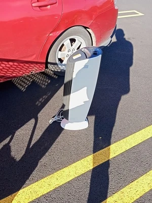 Sharper Image Ionic Breeze GP Silent Air Purifier Germicidal Protection S1730 - Image 1 of 2