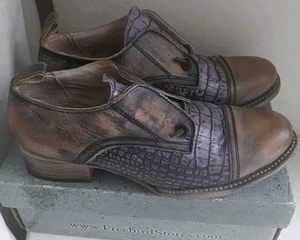 Scarpe da uomo Freebird By Stephen UK 9 US 11 mocassini marrone viola coccodrillo in rilievo - Foto 1 di 10