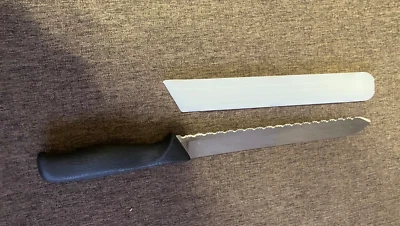 CHEF MIMADO - CUCHILLO PAN - HOJA 9" CON PROTECTOR PROTECTOR Foto 1 de 2