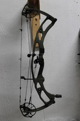 Hoyt RX9 Ultra - RH - 29" - 70# - Deserto - Descanso Hamskea - Imagem 1 de 4