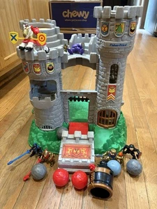 Vintage Fisher-Price 1994 Great Adventures Castle Spielset mit etwas Zubehör - Bild 1 von 13