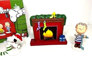 Dept 56 Peanuts "Stockings Were Hung" Replace Figurine Snoopy , Linus, Fireplace - Picture 1 of 14