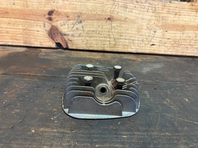 Yamaha DT1 250 1970 pernos de culata de motor DT-1 Foto 1 de 4