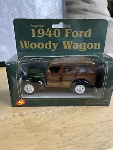 Superior 1940 Ford Woody Wagon - diecast car with pull-back motor - 1:43-scale - Picture 1 of 3