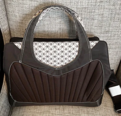 NUEVO CON ETIQUETAS Bolso para Computadora Portátil Kensington FUNDA DE VIAJE MARRÓN CON CORREA LARGA FUNCIONA NUEVO Foto 1 de 4