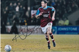 SCUNTHORPE UNITED HAND SIGNED ANDY HUGHES 6X4 PHOTO 1. - Imagen 1 de 1
