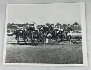 HRR 1962 09/03 AP WirePhoto-Aqueduct-Braulio Baeza on winner Crozier-V1 - Picture 1 of 3