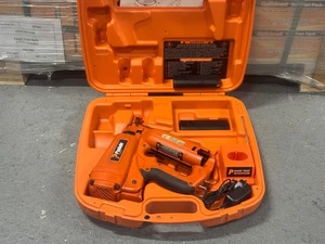 PASLODE IM65 ANGLED 2ND FIX BRADDER .TOOL 122 FULL KIT GOOD CONDITION - Picture 1 of 4