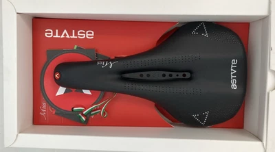 НОВОЕ женское велосипедное сиденье Astute MISS LINE СЕДЛО 147 мм черное/Titan с V-образной направляющей - Изображение 1 из 4