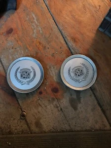2 Cadillac Deville Fleetwood Wheel center caps 1989 90 91 92 1993 chrome ring - Bild 1 von 2