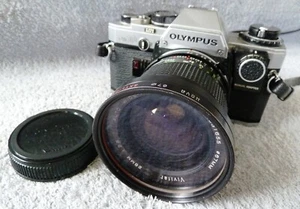 TESTED VIVITAR F2.5 28mm AUTO WIDE-ANGLE LENS + CAP & FILTER - FOR OLYMPUS O/OM - Picture 1 of 16