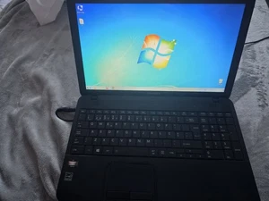 Toshiba Satellite C850D-11C Laptop 15.6" AMD E1 With 4 gb - Picture 1 of 3