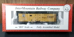 TRAINQUEST SANTA FE REFRIGERATOR THE CHIEF #35781 HO SCALE INTERMOUNTAIN RAILWAY - Picture 1 of 5
