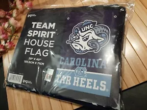 Striscione 28" x 40" ipg NORTH CAROLINA TAR HEELS CASA BANDIERA nuovo - Foto 1 di 4