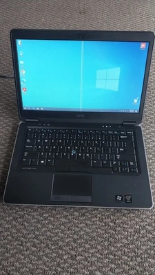 Latitude E7440 14" i5-4300U 8gb 256GB SSD LINES DOWN MIDDLE OF SCREEN CD/DVD - Image 1 of 4
