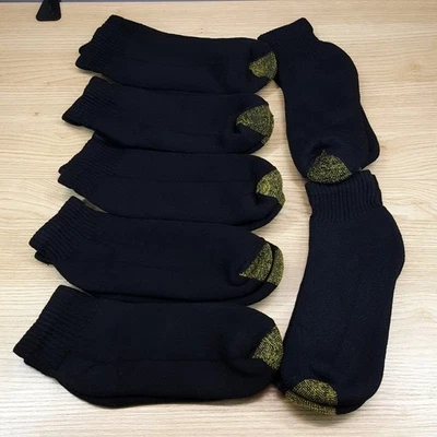 Paquete de 7 calcetines tobilleros deportivos acolchados de algodón cómodos con puntera dorada para hombre negros Foto 1 de 2