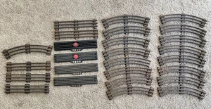 Postwar Lionel 0 Gauge Curve and Straight Track Lot - 26 pcs - Picture 1 of 24