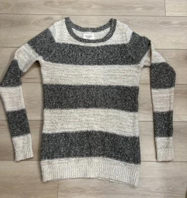 Abercrombie & Fitch Women's Sweater Tunic Large Gray Ivory Striped Preppy - Image 1 of 4