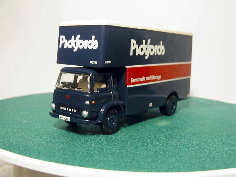 EFE BEDFORD TK LUTON PICKFORDS-23602 - Image 1 of 1