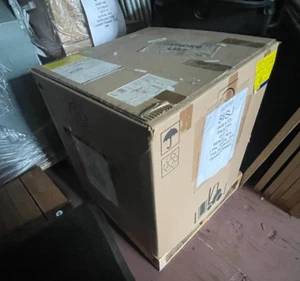 Square D Transformer, dry type, DOE 2016, 15kVA, 3 phase EXN15T3155H - Picture 1 of 14