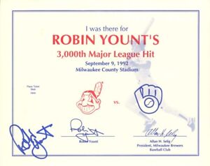 ROBIN YOUNT SIGNED 1992 8x10 3000 HIT ORIGINAL CERTIFICATE BREWERS BECKETT BAS