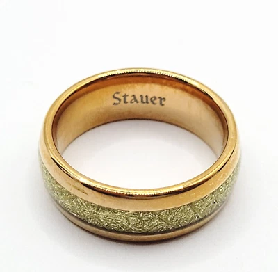 Anel de banda de meteorito Stauer tom de ouro rosa tungstênio tamanho 10 assinado masculino feminino - Imagem 1 de 4