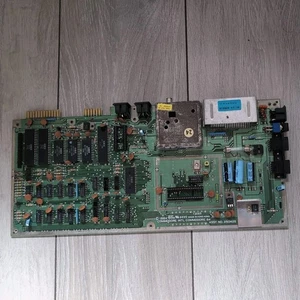 Commodore 64 mainboard just missing Sid and Vic chips see description. - Afbeelding 1 van 4