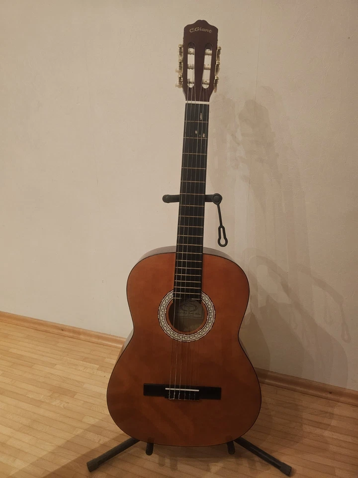 C.Giant Gitarre No. 4005-650-2 - Bild 1 von 4