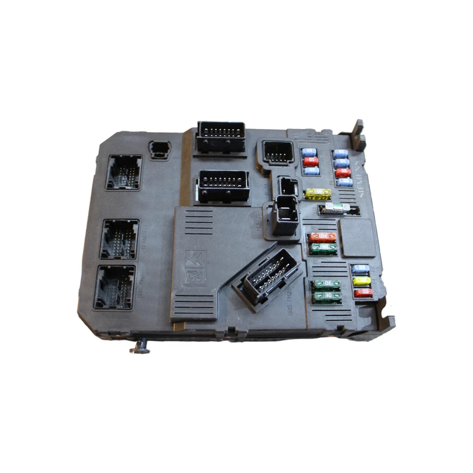 Peugeot 206 Fuse Box 9653667680 - Image 1 of 1